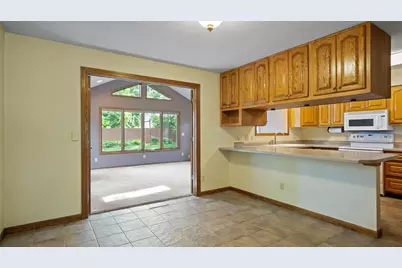 1811 Grandview Drive, Eau Claire, WI 54703 - Photo 7