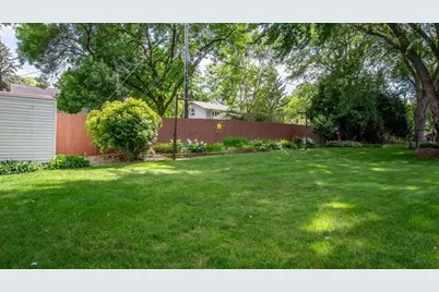 1811 Grandview Drive, Eau Claire, WI 54703 - Photo 17