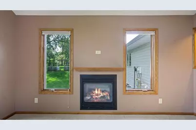 1811 Grandview Drive, Eau Claire, WI 54703 - Photo 11
