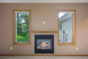 1811 Grandview Dr, Eau Claire, WI 54703 - Photo 11