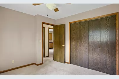 1811 Grandview Drive, Eau Claire, WI 54703 - Photo 37