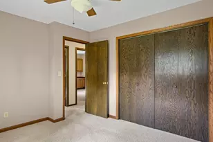 1811 Grandview Dr, Eau Claire, WI 54703 - Photo 37