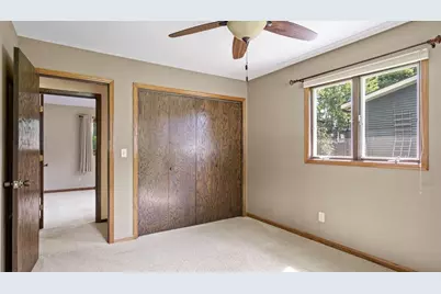 1811 Grandview Drive, Eau Claire, WI 54703 - Photo 33
