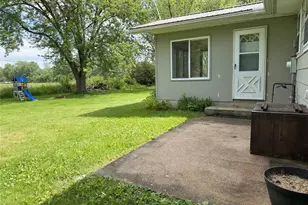 706 Eastwood St, Withee, WI 54498 - Photo 5