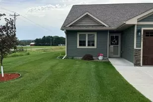 4867 Field Crest Ln, Eau Claire, WI 54701 - Photo 3