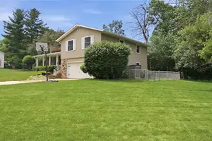 212 Country Club Ln, Altoona, WI 54720 - Photo 3