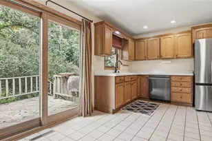 212 Country Club Ln, Altoona, WI 54720 - Photo 9