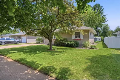 2129 E Lexington Boulevard, Eau Claire, WI 54701 - Photo 3