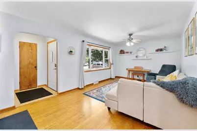 2129 E Lexington Boulevard, Eau Claire, WI 54701 - Photo 5