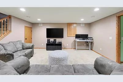 2129 E Lexington Boulevard, Eau Claire, WI 54701 - Photo 25