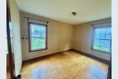 24 S Grove Street, Chippewa Falls, WI 54729 - Photo 9