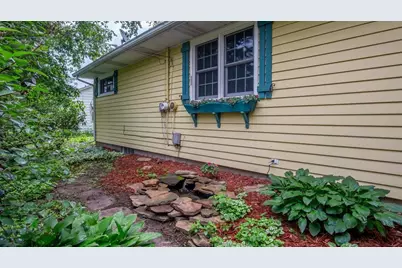 422 W Central Street, Chippewa Falls, WI 54729 - Photo 5