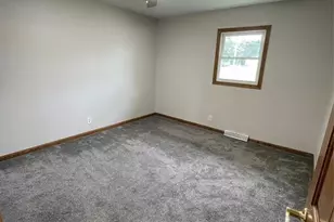 1420 Kernan Ct, Eau Claire, WI 54703 - Photo 7
