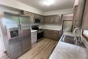 1420 Kernan Ct, Eau Claire, WI 54703 - Photo 3