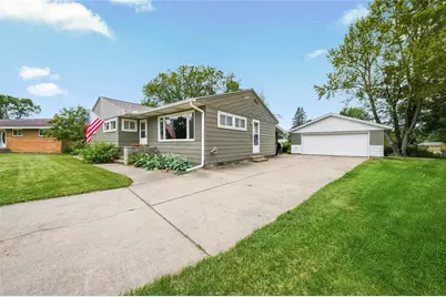 1602 Drury Court, Eau Claire, WI 54703 - Photo 3