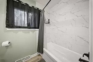 1602 Drury Ct, Eau Claire, WI 54703 - Photo 27