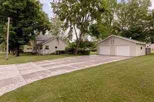 2216 3rd St, Menomonie, WI 54751 - Photo 51