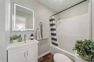 2446 Marquette St, Eau Claire, WI 54703 - Photo 25
