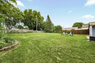 2446 Marquette St, Eau Claire, WI 54703 - Photo 7
