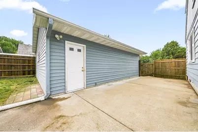 2446 Marquette Street, Eau Claire, WI 54703 - Photo 9