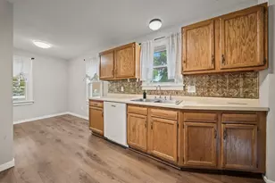 2446 Marquette St, Eau Claire, WI 54703 - Photo 15
