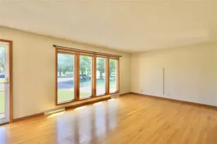 1538 Drury Ct, Eau Claire, WI 54703 - Photo 5