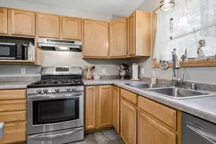 512 19th St, Menomonie, WI 54751 - Photo 11