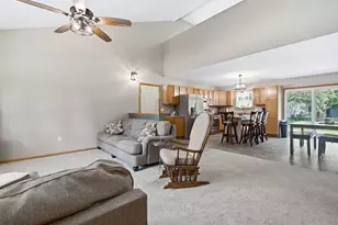512 19th St, Menomonie, WI 54751 - Photo 5