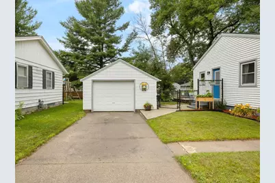 3228 Mars Avenue, Eau Claire, WI 54703 - Photo 3