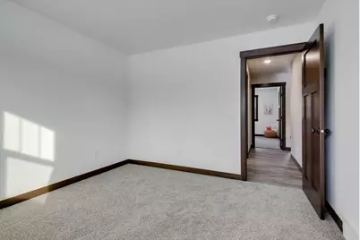 9160 S 24th Avenue, Eau Claire, WI 54703 - Photo 23