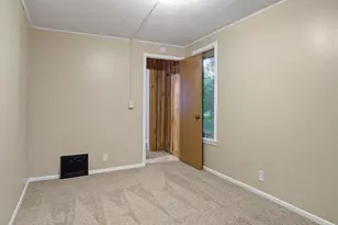 309 Marston Ct, Eau Claire, WI 54701 - Photo 7