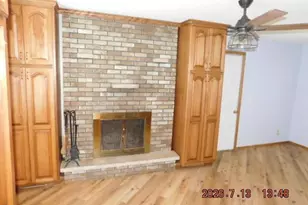 957 Emery St, Stanley, WI 54768 - Photo 5