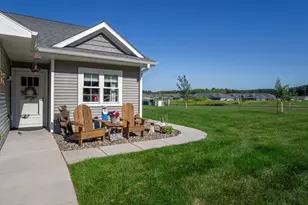 4897 Field Crest Ln, Eau Claire, WI 54701 - Photo 11