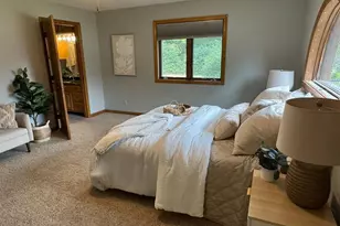 884 Windsor Forest Dr, Altoona, WI 54720 - Photo 11