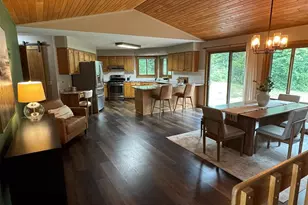 884 Windsor Forest Dr, Altoona, WI 54720 - Photo 3