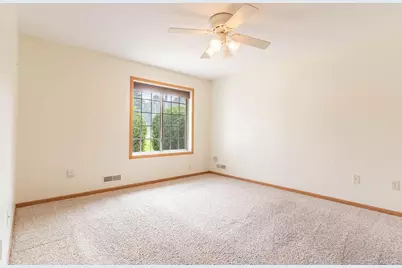 4530 E Robin Meadows Lane, Eau Claire, WI 54701 - Photo 13