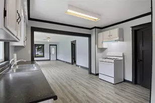 233 Ferry St, Eau Claire, WI 54703 - Photo 3