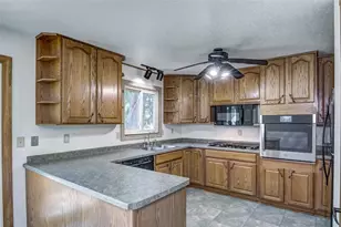 3121 Milton Rd, Eau Claire, WI 54703 - Photo 7