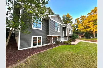 718 Farr Court, Eau Claire, WI 54701 - Photo 3