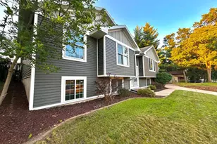 718 Farr Ct, Eau Claire, WI 54701 - Photo 3