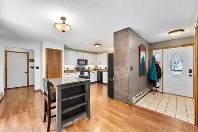 604 Manor Court, Altoona, WI 54720 - Photo 9