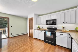 604 Manor Ct, Altoona, WI 54720 - Photo 15