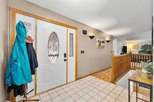 604 Manor Ct, Altoona, WI 54720 - Photo 7
