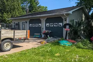 418 E School St, Thorp, WI 54777 - Photo 9