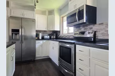 510 Skyview Avenue, Cameron, WI 54822 - Photo 3