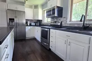 510 Skyview Ave, Cameron, WI 54822 - Photo 5