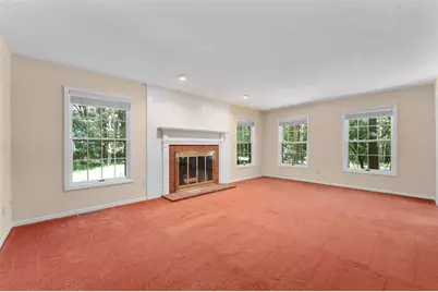 137 Canterbury Road, Eau Claire, WI 54701 - Photo 5