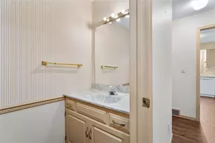 137 Canterbury Rd, Eau Claire, WI 54701 - Photo 13