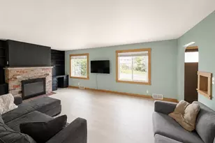 311 W Spruce St, Chippewa Falls, WI 54729 - Photo 11