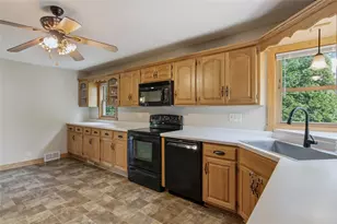 311 W Spruce St, Chippewa Falls, WI 54729 - Photo 15